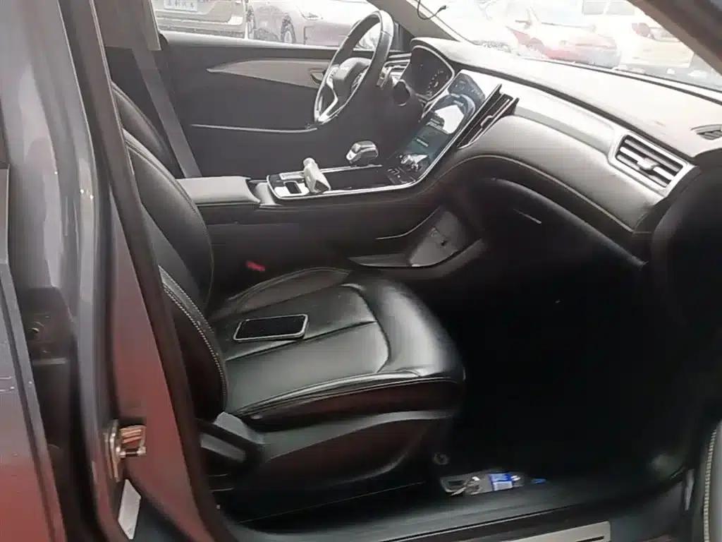 Roewe i6 MAX 2020 300TGI Automatic Cool and Intelligent Driving Edition — миниатюра 25