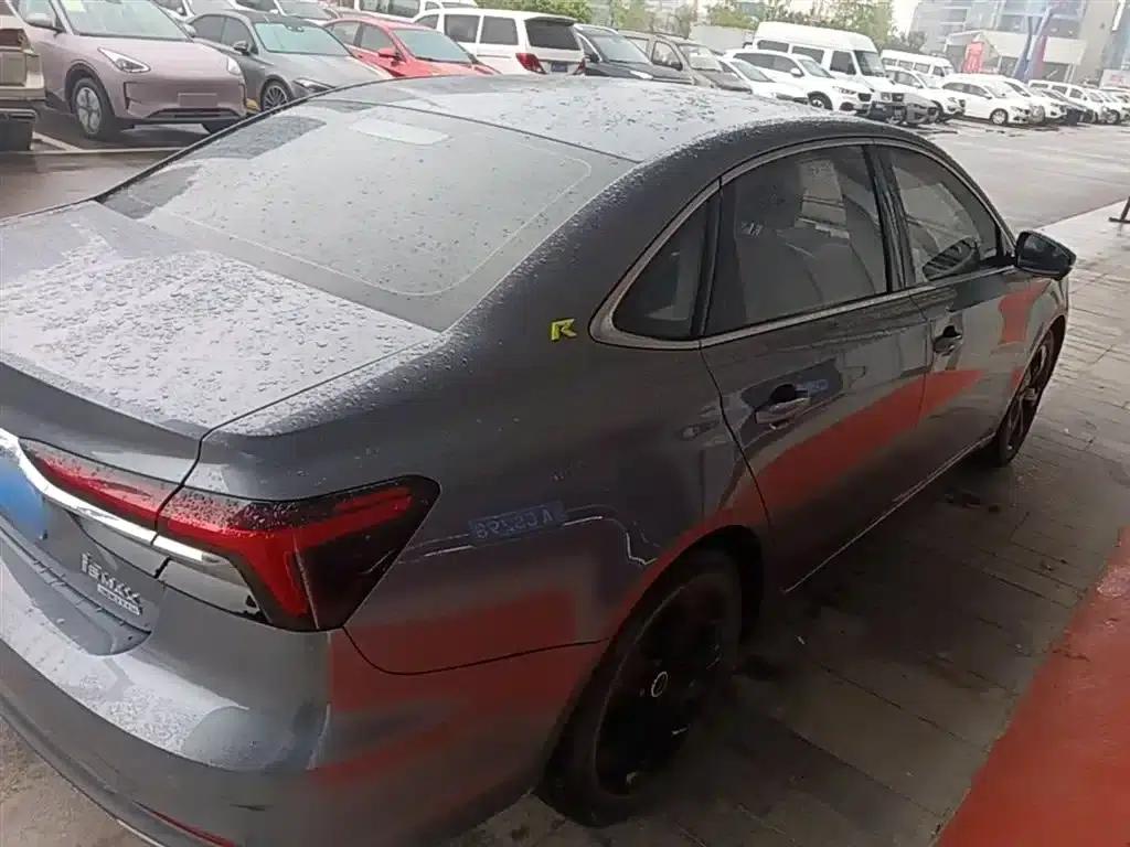 Roewe i6 MAX 2020 300TGI Automatic Cool and Intelligent Driving Edition — миниатюра 7