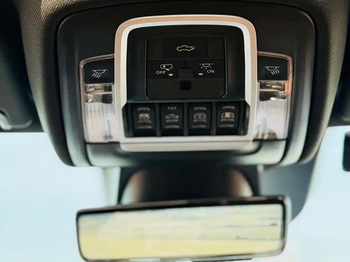 RAM Trucks 2024 1500 5.7L — миниатюра 12