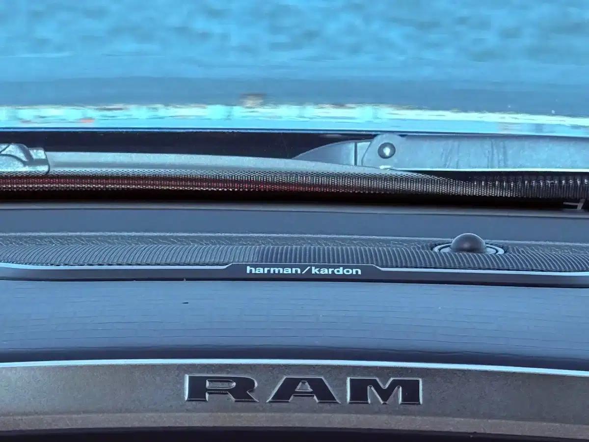 RAM Trucks 2024 1500 5.7L — миниатюра 13