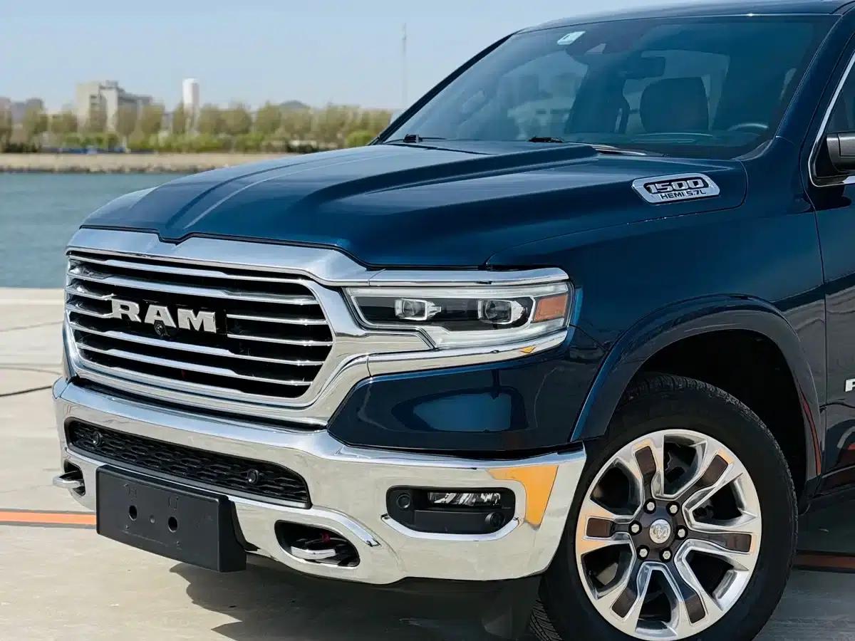 RAM Trucks 2024 1500 5.7L — миниатюра 3