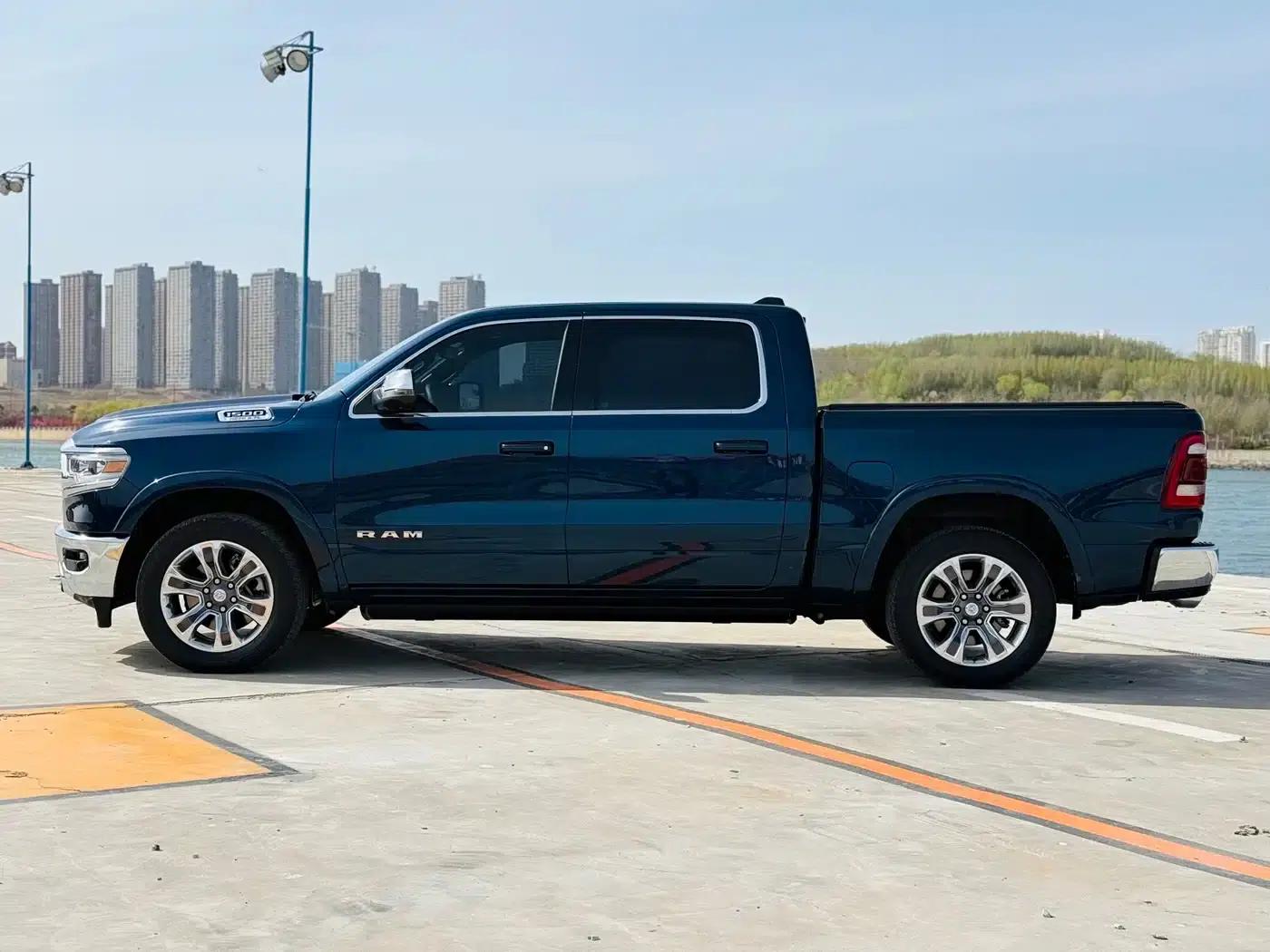 RAM Trucks 2024 1500 5.7L — миниатюра 5