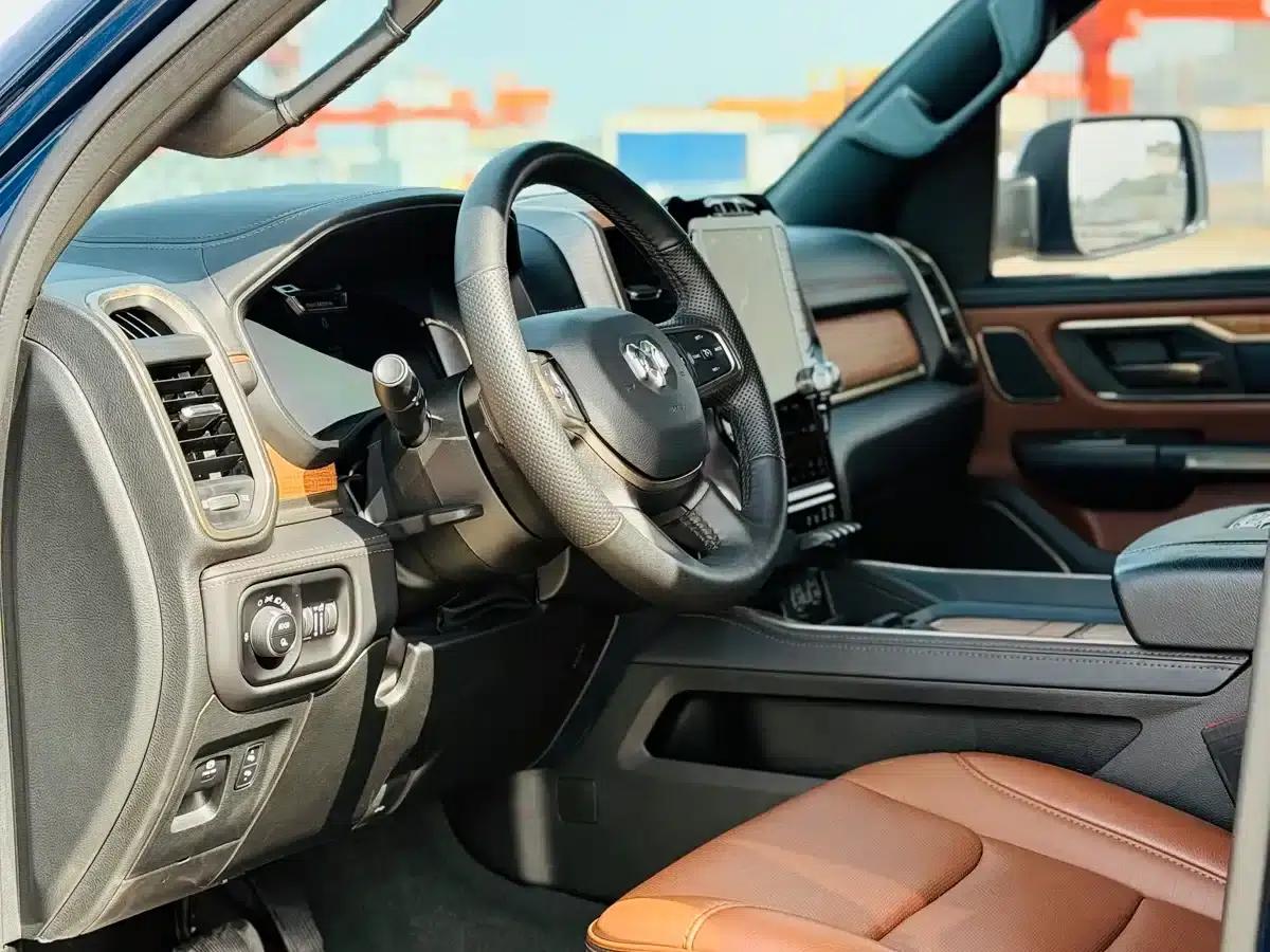 RAM Trucks 2024 1500 5.7L — миниатюра 7