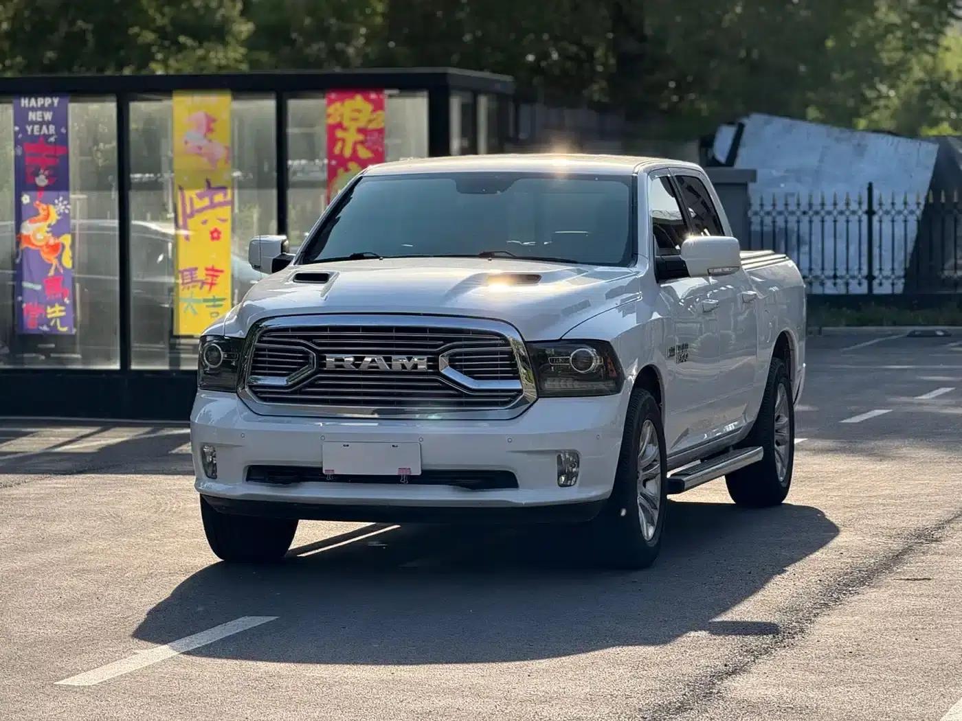 RAM Trucks 2013 1500 5.7L — миниатюра 1