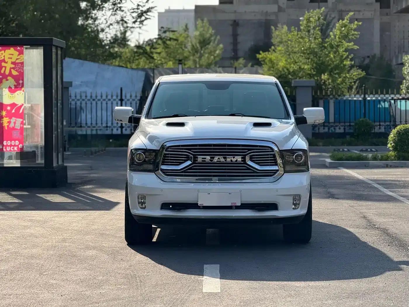 RAM Trucks 2013 1500 5.7L — миниатюра 2
