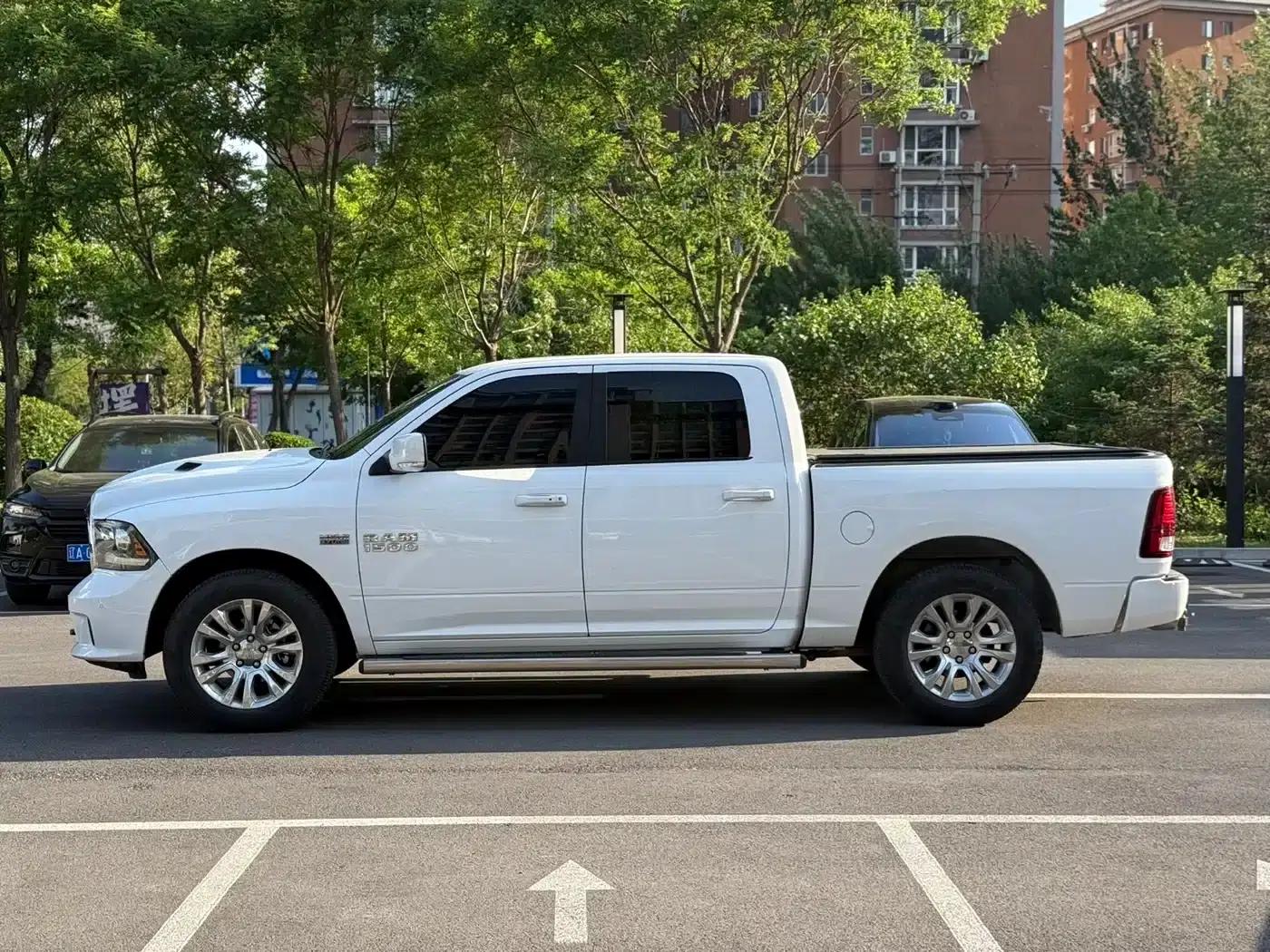 RAM Trucks 2013 1500 5.7L — миниатюра 12