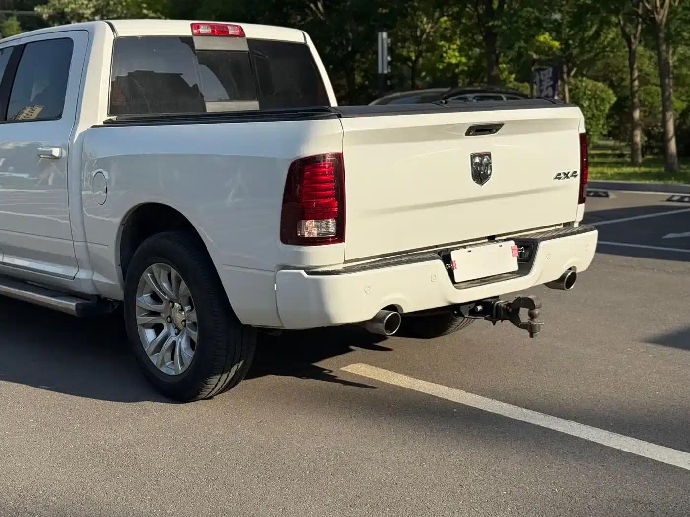 RAM Trucks 2013 1500 5.7L — миниатюра 13