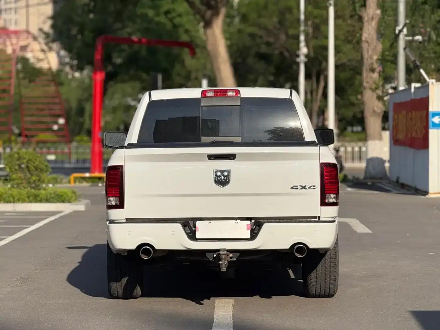 RAM Trucks 2013 1500 5.7L — миниатюра 16
