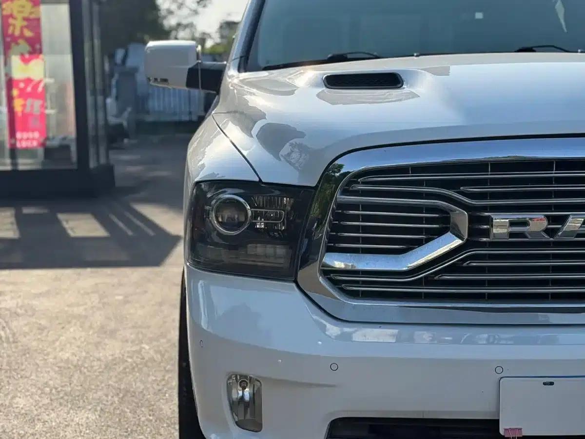 RAM Trucks 2013 1500 5.7L — миниатюра 5