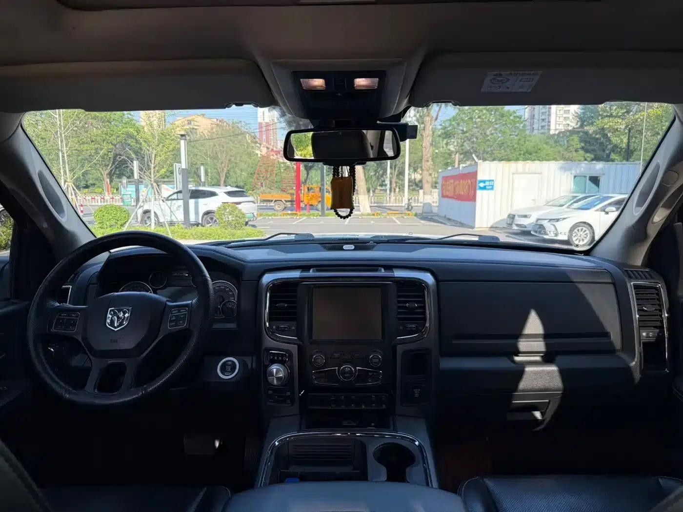 RAM Trucks 2013 1500 5.7L — миниатюра 8
