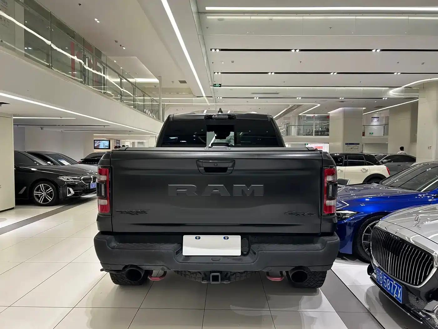 RAM Trucks Tyrannosaurus Rex 2023 6.2T Automatic — миниатюра 9