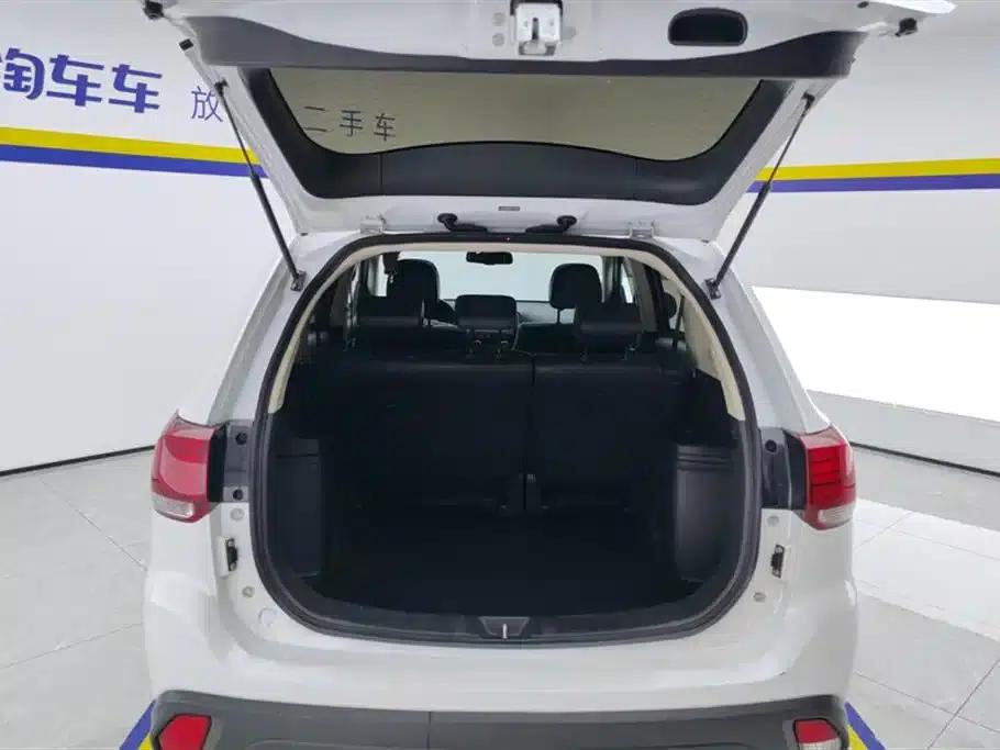 Outlander 2018 2.0L 2WD Glory Edition 5-seater — миниатюра 4