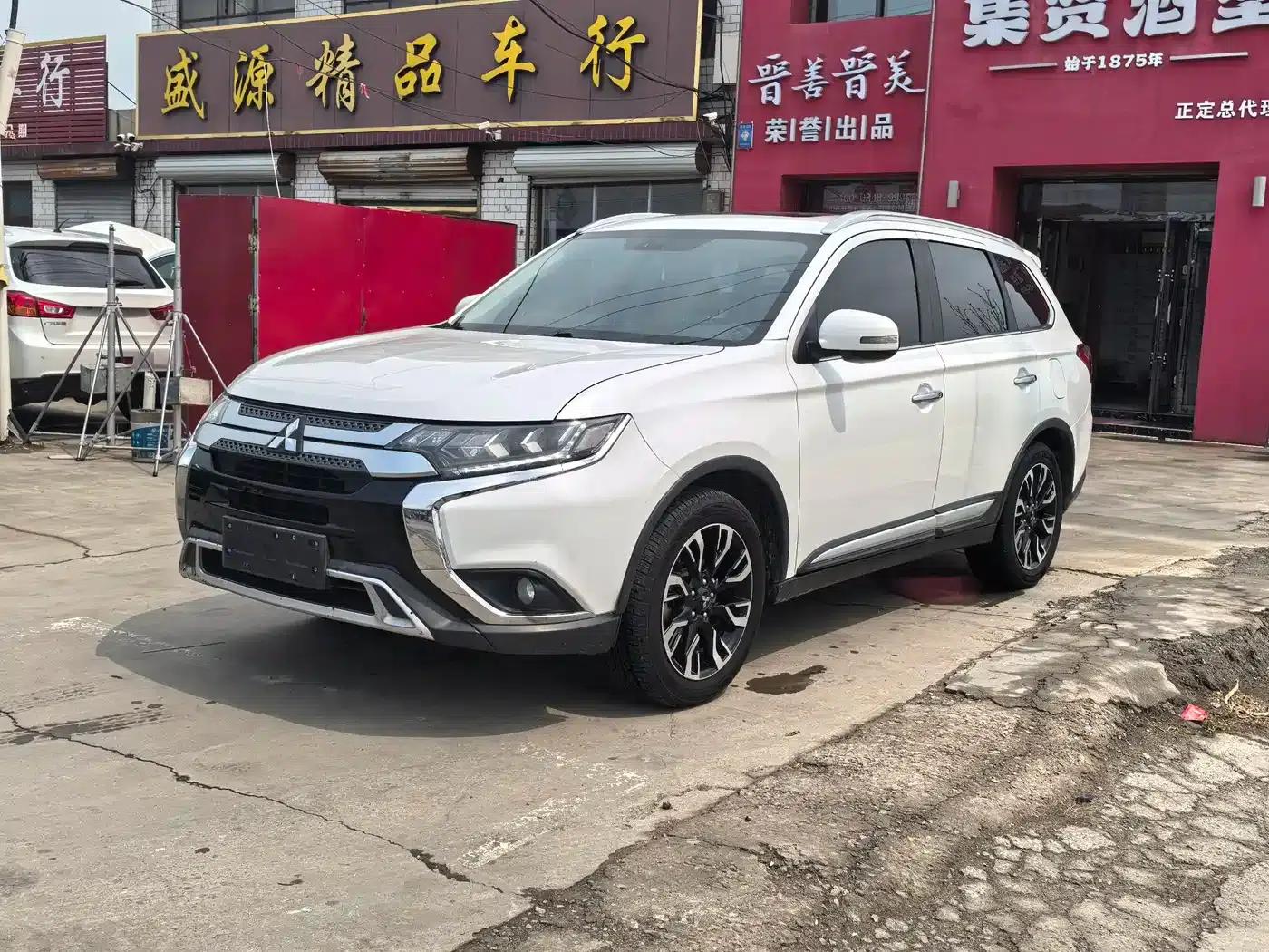 Outlander 2021 2.0L 2WD Enjoy Edition 5-seater — миниатюра 1