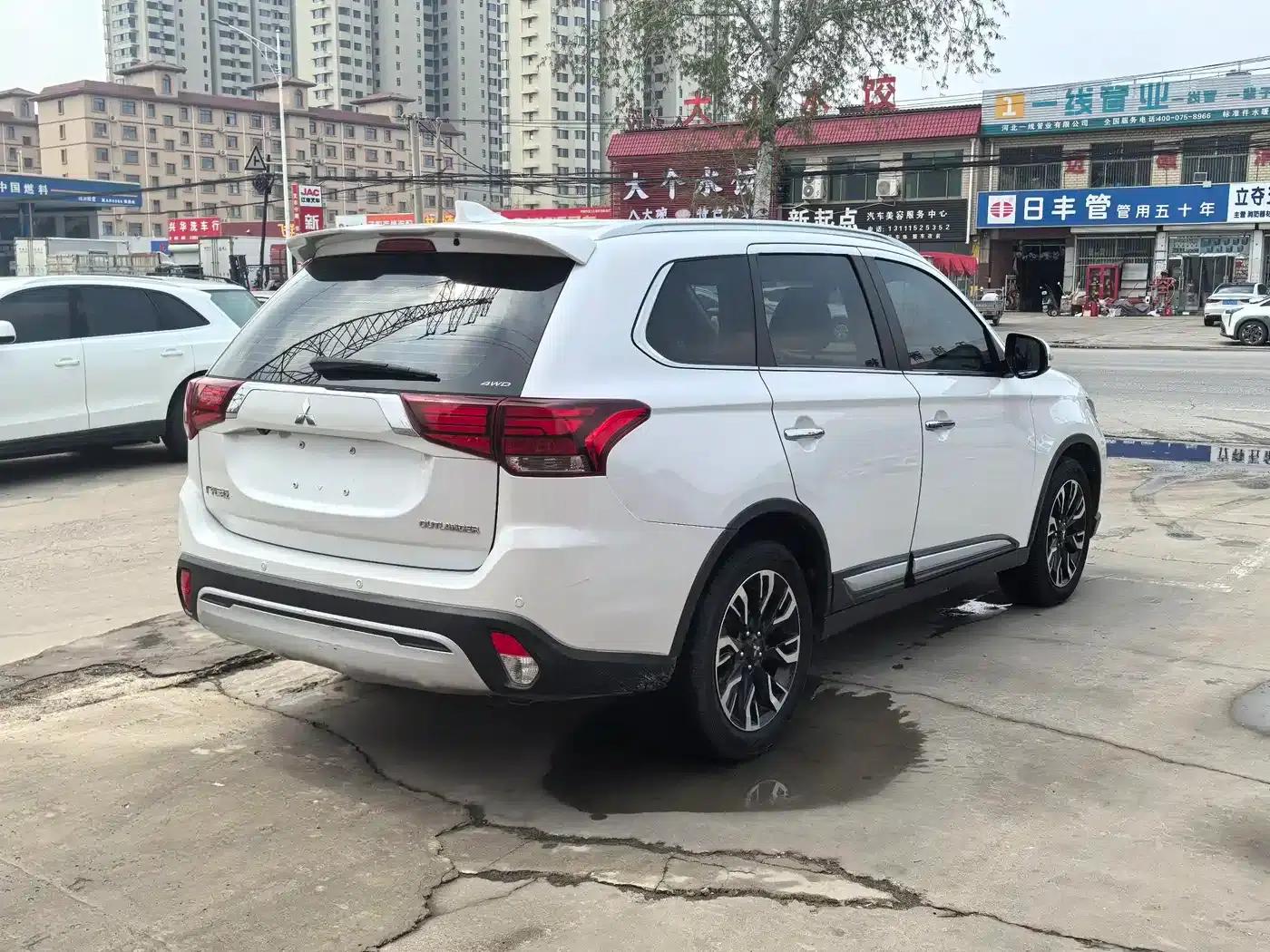 Outlander 2021 2.0L 2WD Enjoy Edition 5-seater — миниатюра 4