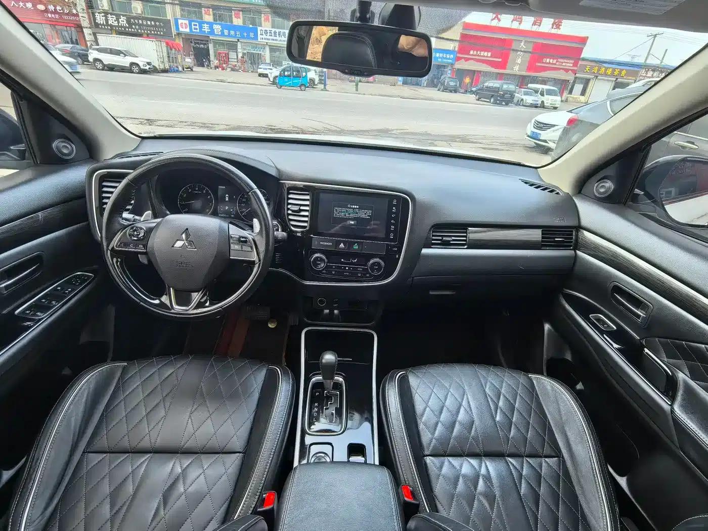 Outlander 2021 2.0L 2WD Enjoy Edition 5-seater — миниатюра 10