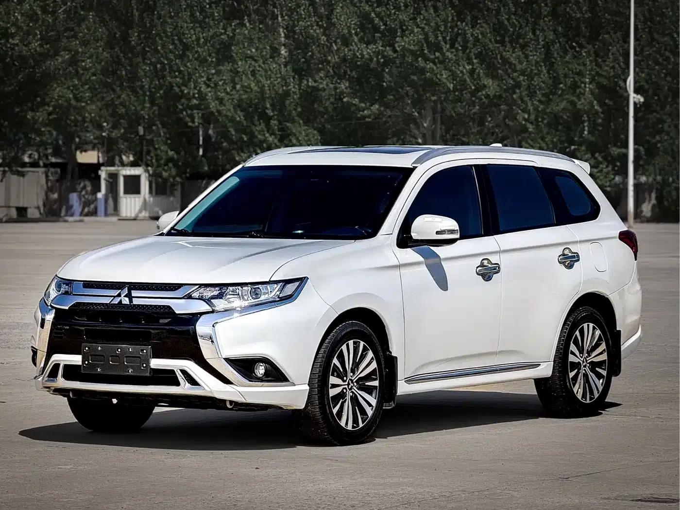 Outlander 2021 Facelift 2.0L 2WD Enjoy Edition 5-Seater — миниатюра 1