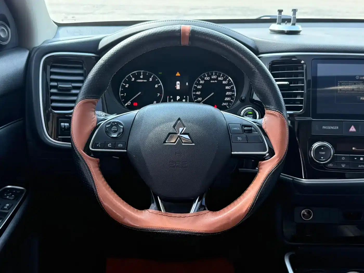 Outlander 2021 Facelift 2.0L 2WD Enjoy Edition 5-Seater — миниатюра 13