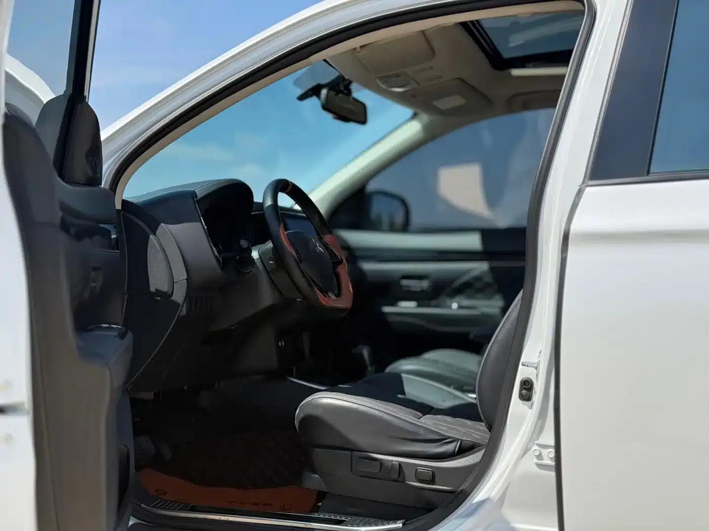 Outlander 2021 Facelift 2.0L 2WD Enjoy Edition 5-Seater — миниатюра 17