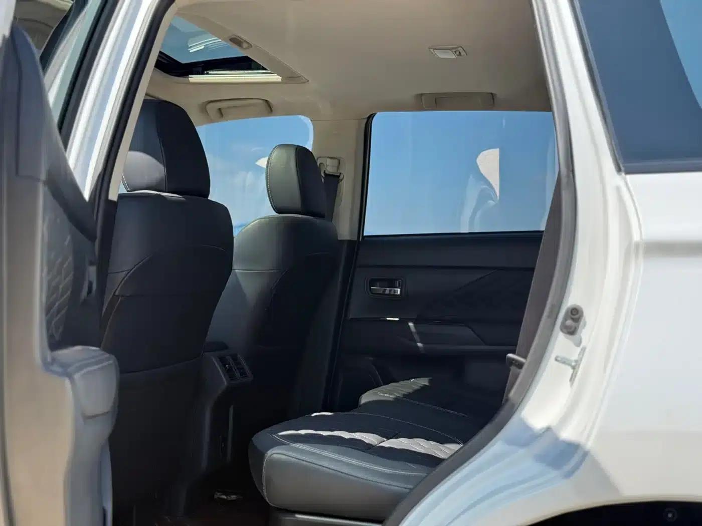 Outlander 2021 Facelift 2.0L 2WD Enjoy Edition 5-Seater — миниатюра 18