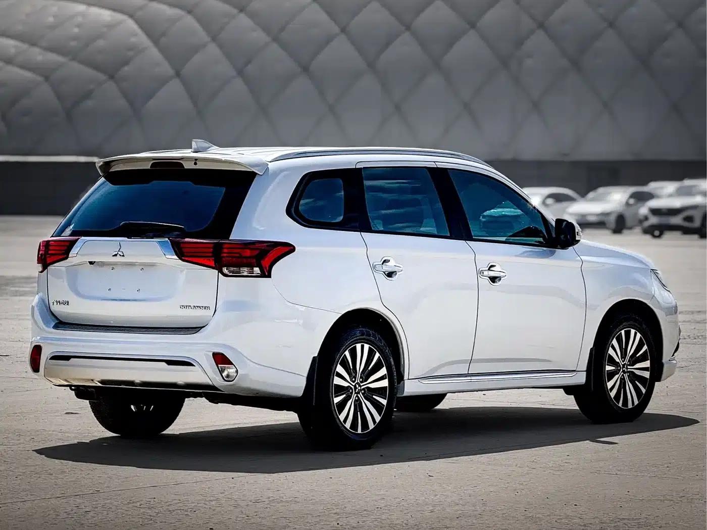 Outlander 2021 Facelift 2.0L 2WD Enjoy Edition 5-Seater — миниатюра 6