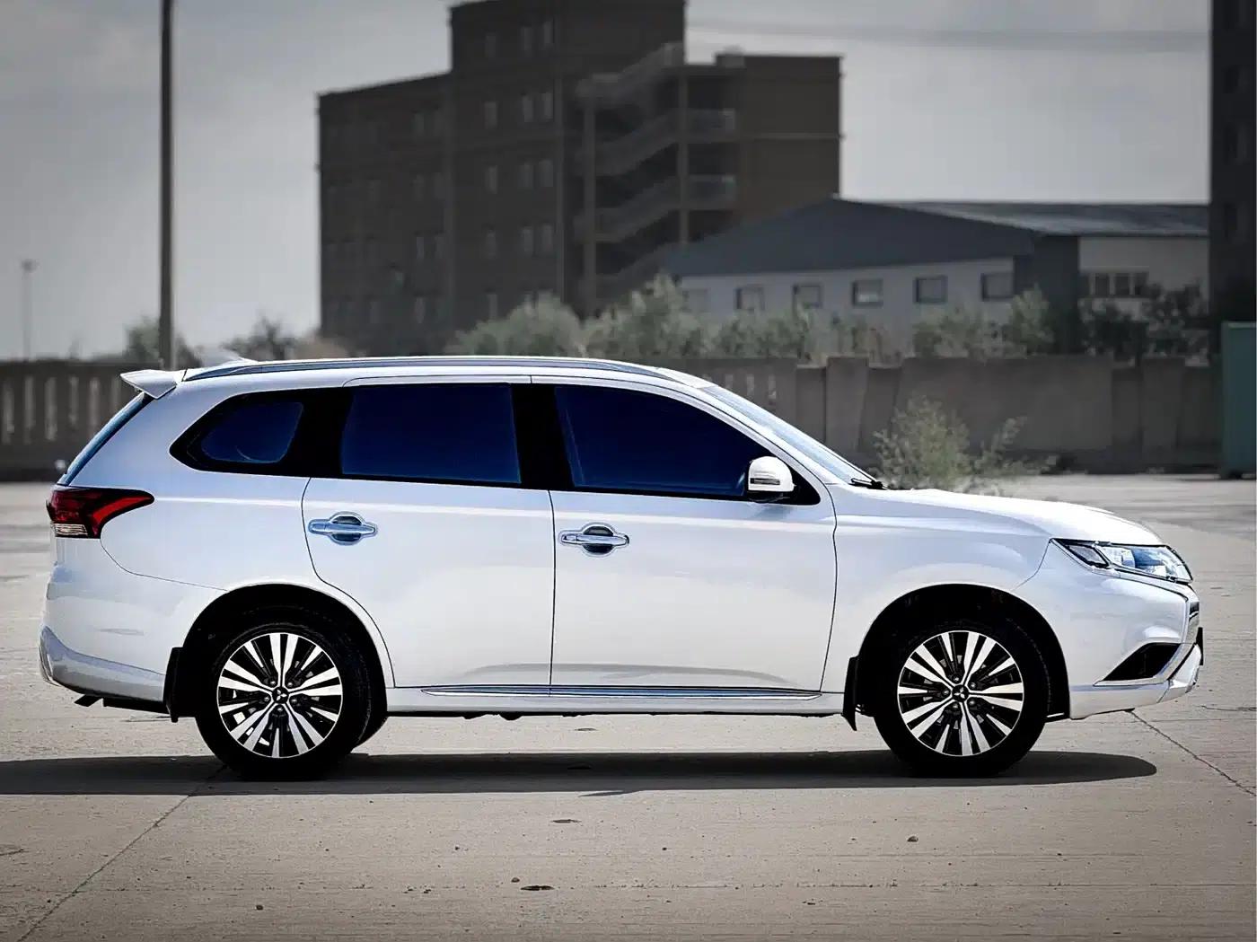 Outlander 2021 Facelift 2.0L 2WD Enjoy Edition 5-Seater — миниатюра 8