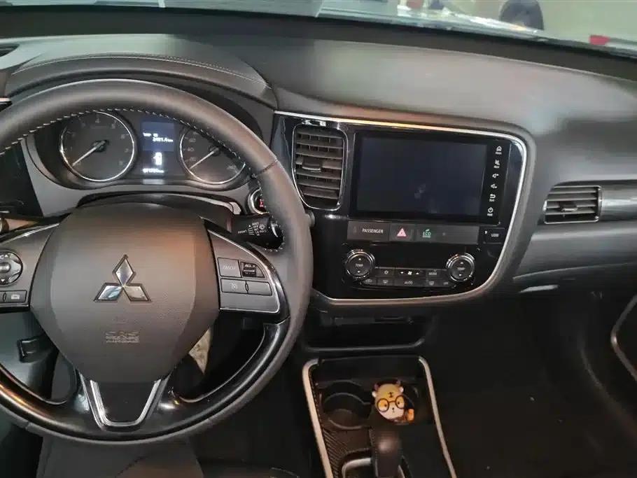 Outlander 2020 2.0L 2WD Enjoy Edition 5-seater — миниатюра 12