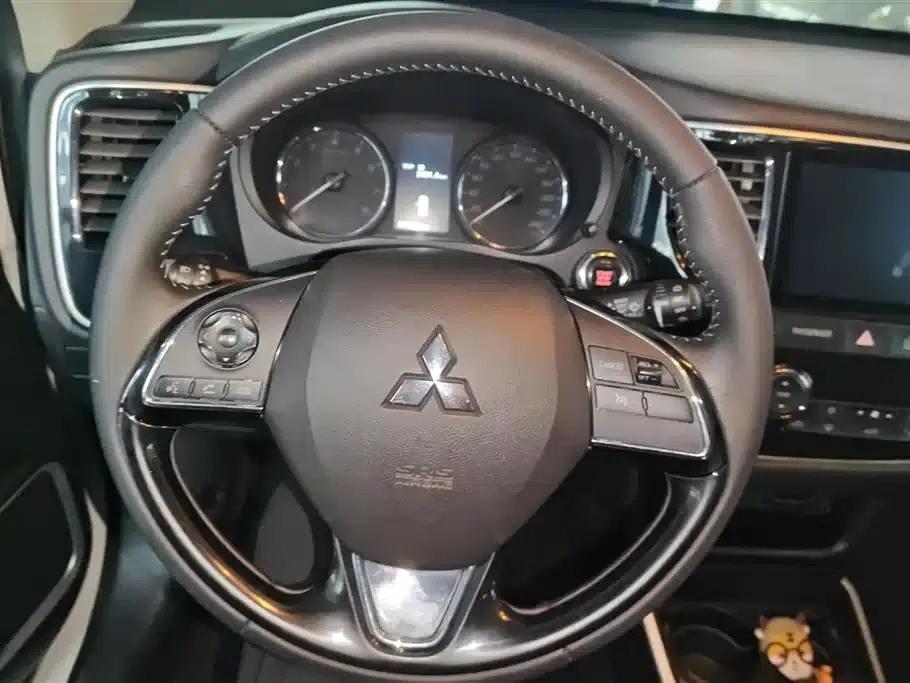 Outlander 2020 2.0L 2WD Enjoy Edition 5-seater — миниатюра 15