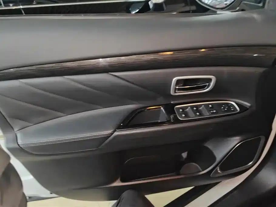 Outlander 2020 2.0L 2WD Enjoy Edition 5-seater — миниатюра 7