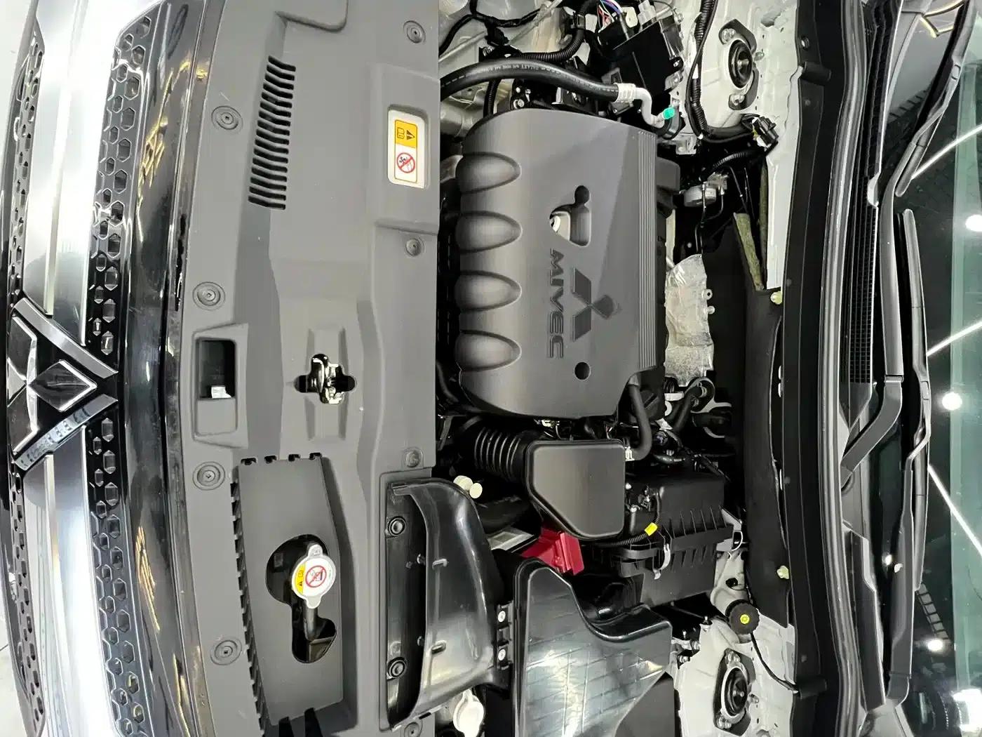 Outlander 2021 Facelift 2.0L 2WD Comfortline 5-Seater — миниатюра 19