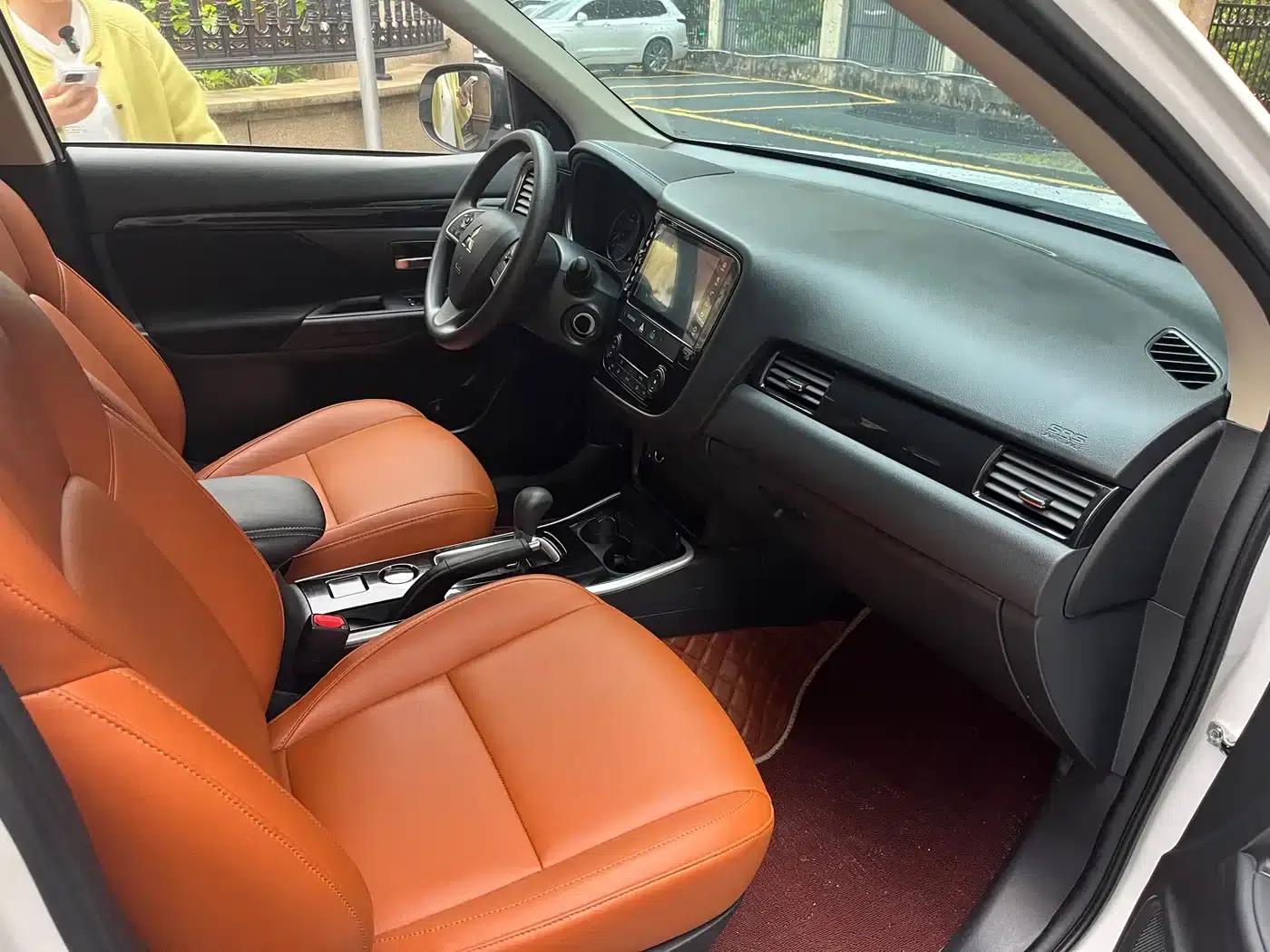Outlander 2021 2.0L 2WD Comfortline 5-seater — миниатюра 11