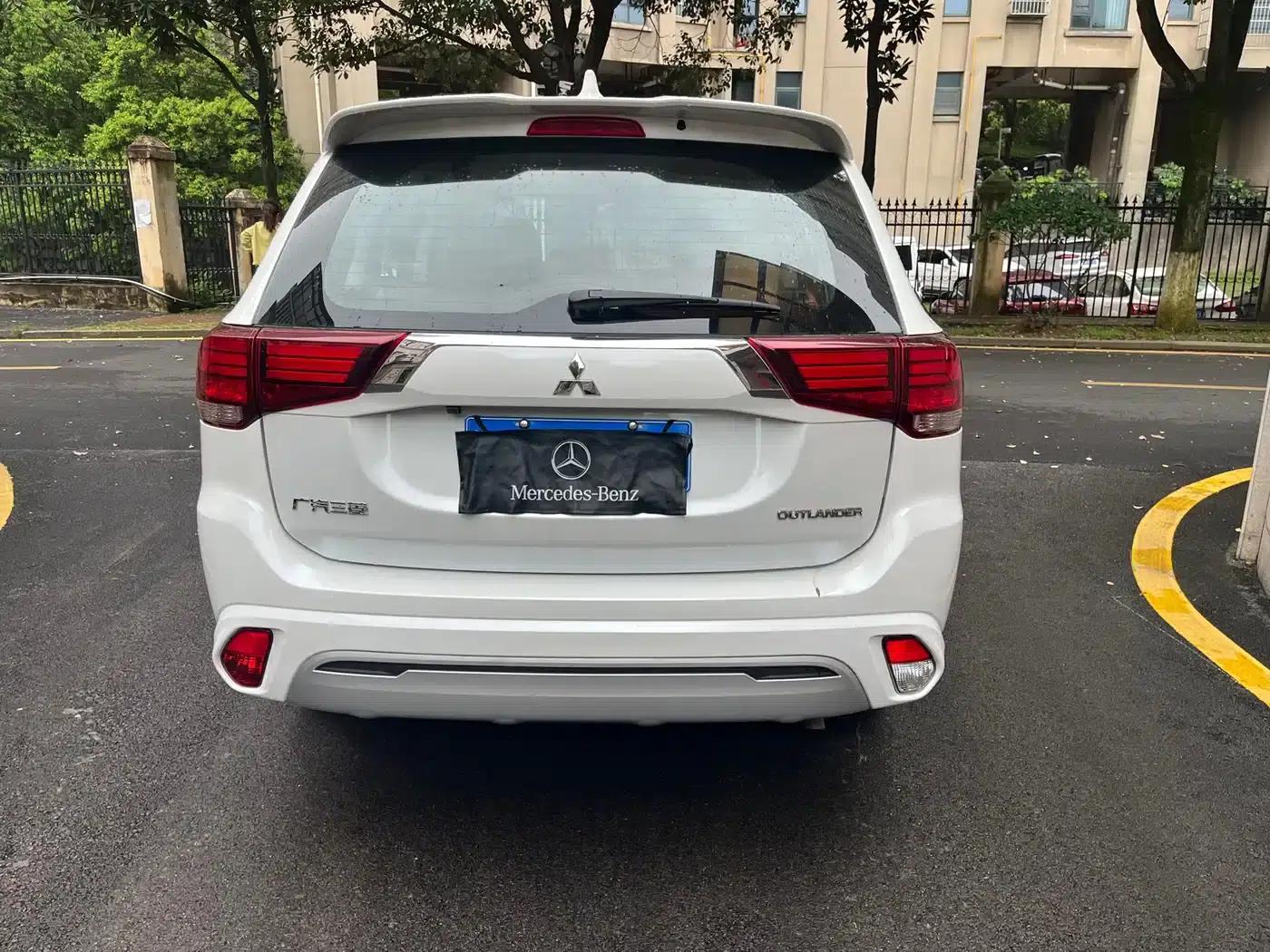 Outlander 2021 2.0L 2WD Comfortline 5-seater — миниатюра 5