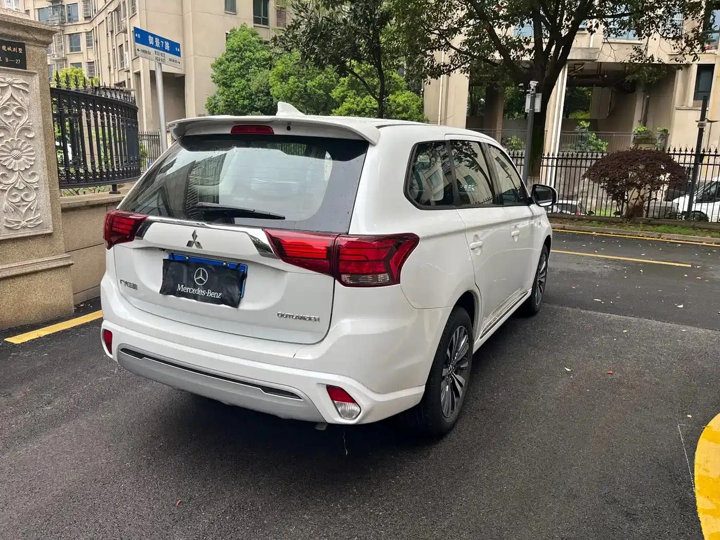 Outlander 2021 2.0L 2WD Comfortline 5-seater — миниатюра 6