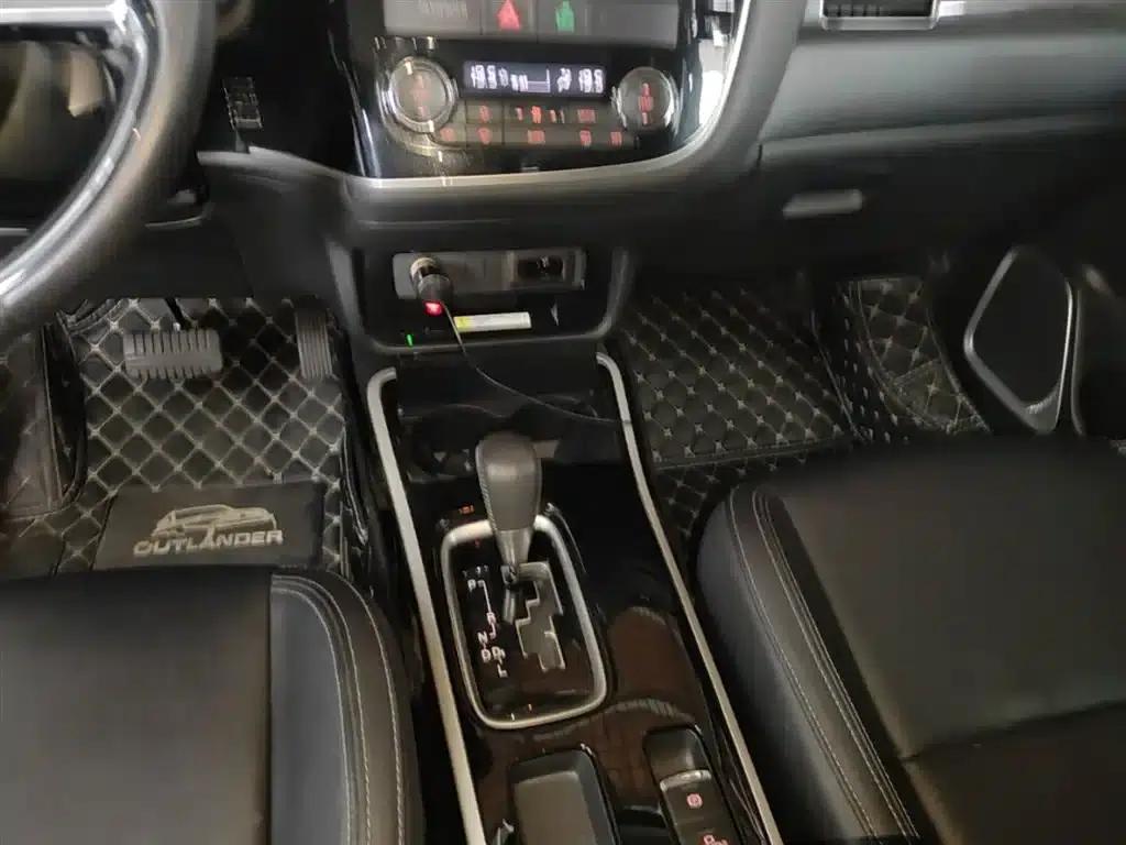 Outlander 2019 2.0L 2WD Enjoy Edition 7-seater National VI Emission Standard — миниатюра 14