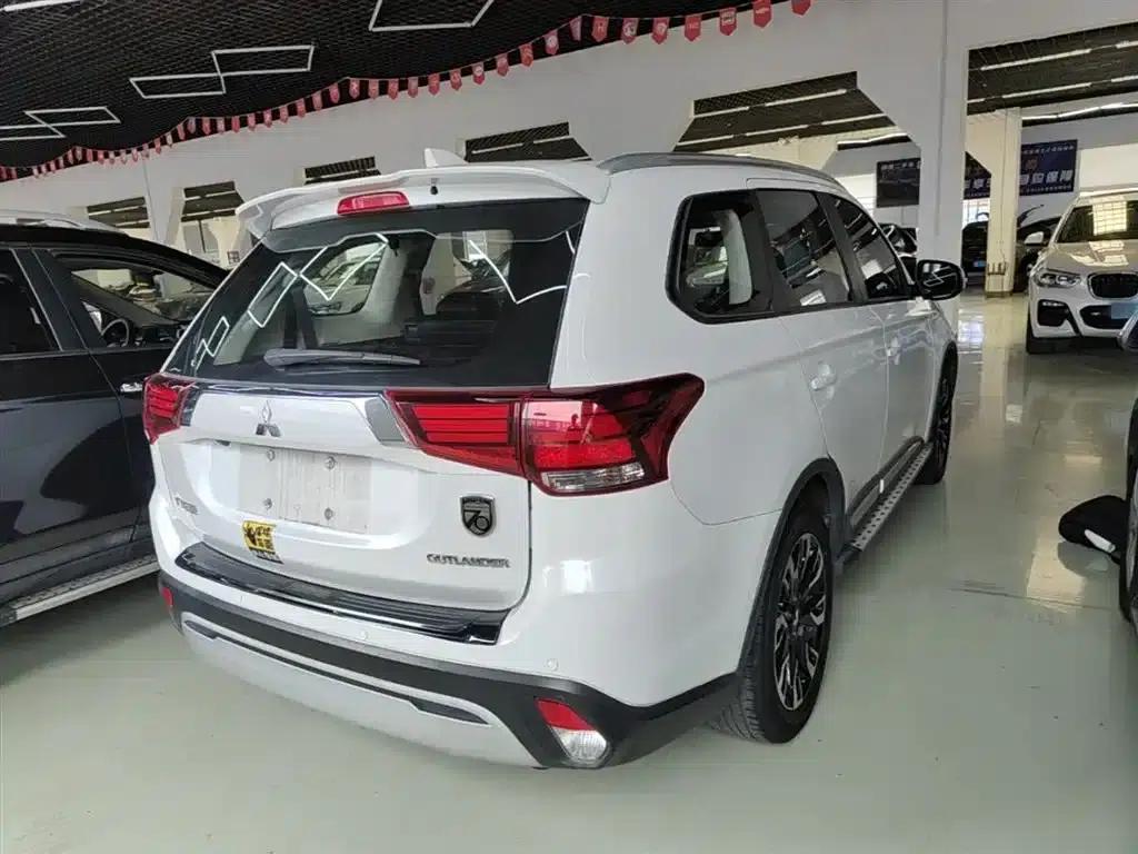 Outlander 2019 2.0L 2WD Enjoy Edition 7-seater National VI Emission Standard — миниатюра 7