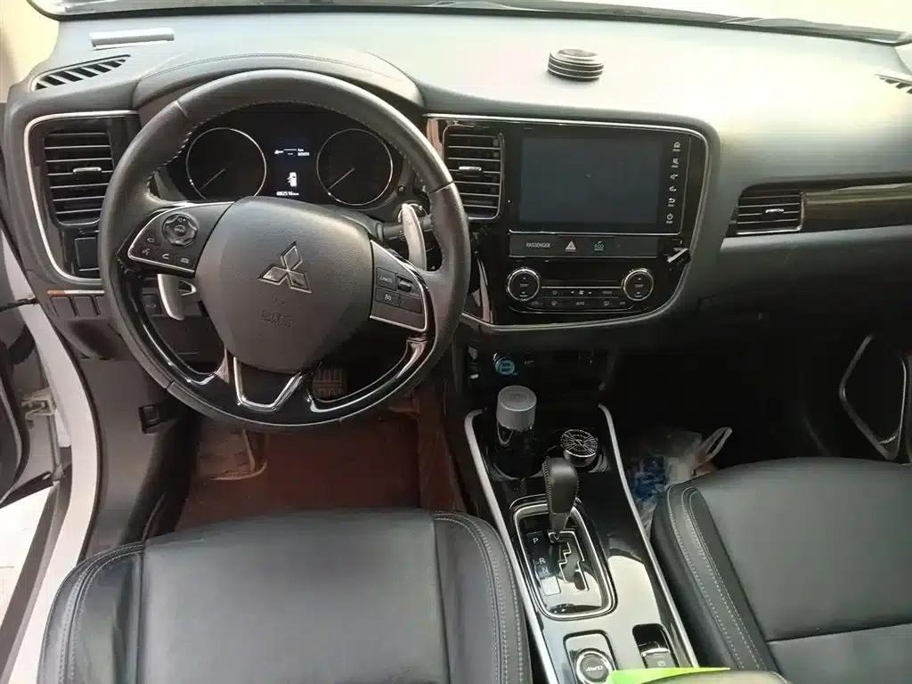 Outlander 2019 2.4L 4WD Enjoy Edition 7-seater National VI Emission Standard — миниатюра 13