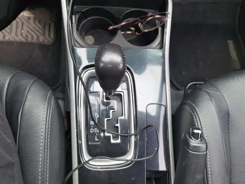 Outlander 2018 2.0L 2WD Glory Edition 5-seater — миниатюра 7