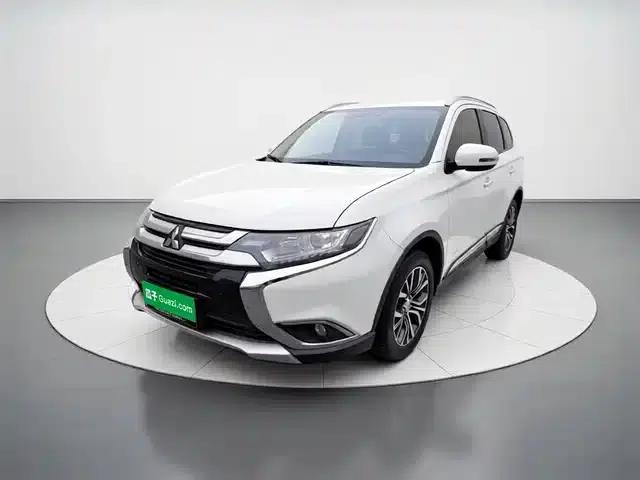 Outlander 2018 2.0L 2WD Glory Edition 5-seater