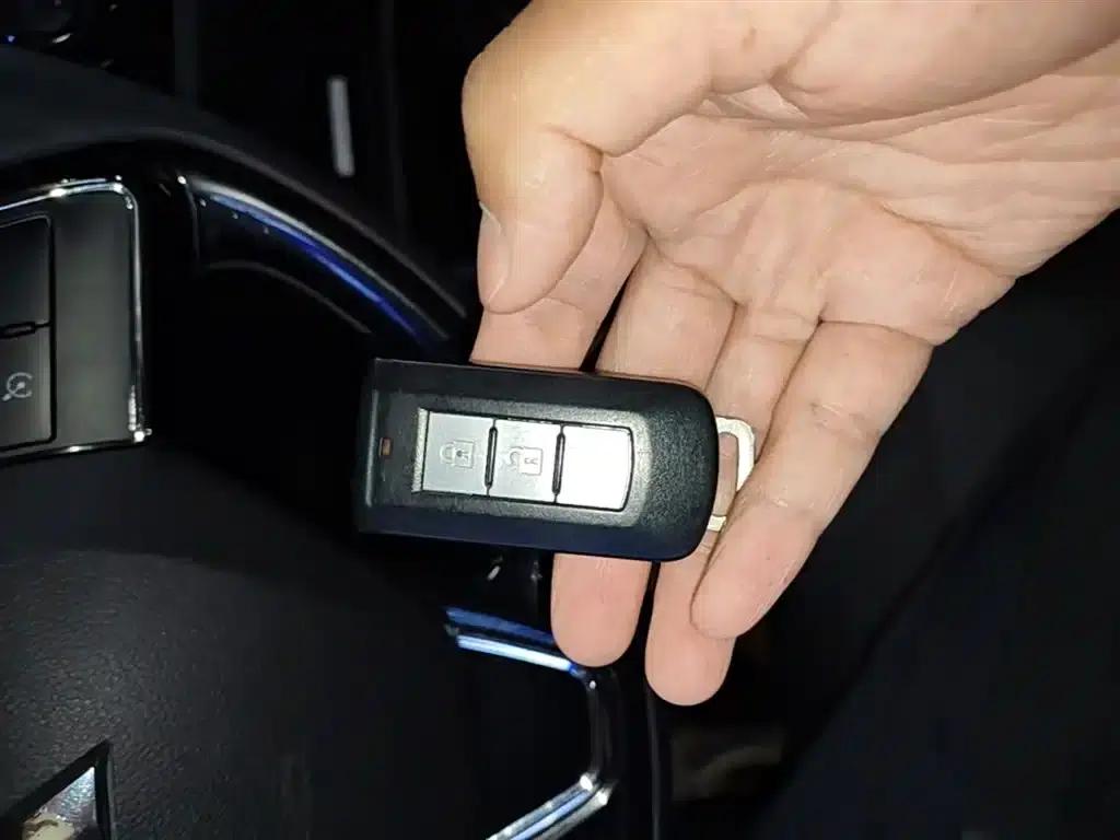 Outlander 2020 2.0L 2WD Enjoy Edition 7-seater — миниатюра 9