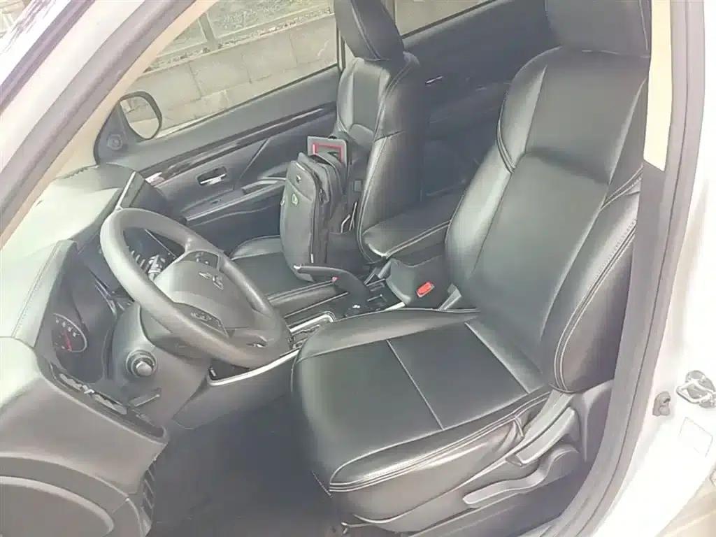 Outlander 2020 2.0L 2WD Comfortline 5-seater — миниатюра 15