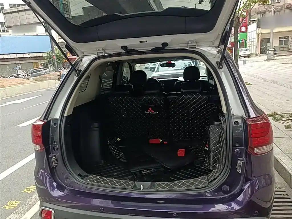 Outlander 2020 2.0L 2WD Comfortline 5-seater — миниатюра 19