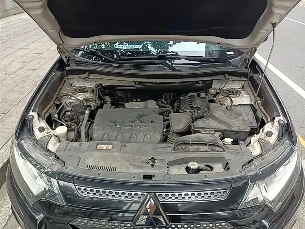 Outlander 2020 2.0L 2WD Comfortline 5-seater — миниатюра 20