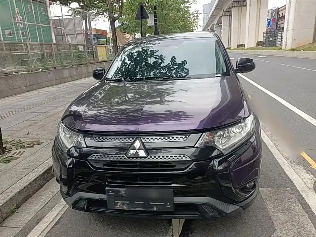 Outlander 2020 2.0L 2WD Comfortline 5-seater — миниатюра 3