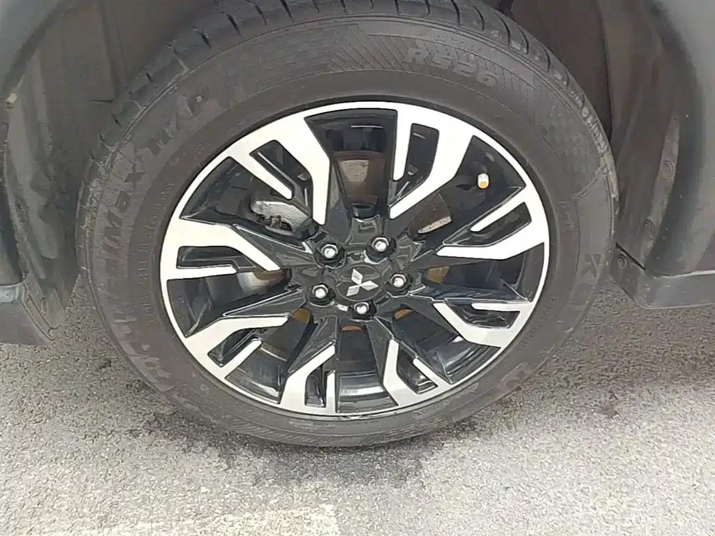 Outlander 2020 2.0L 2WD Comfortline 5-seater — миниатюра 23