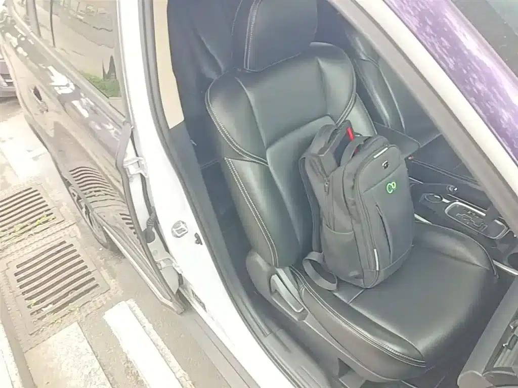 Outlander 2020 2.0L 2WD Comfortline 5-seater — миниатюра 25