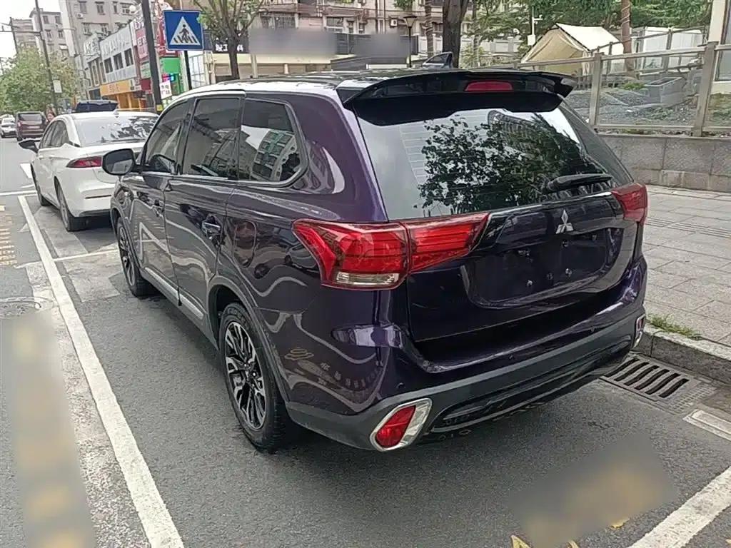 Outlander 2020 2.0L 2WD Comfortline 5-seater — миниатюра 5