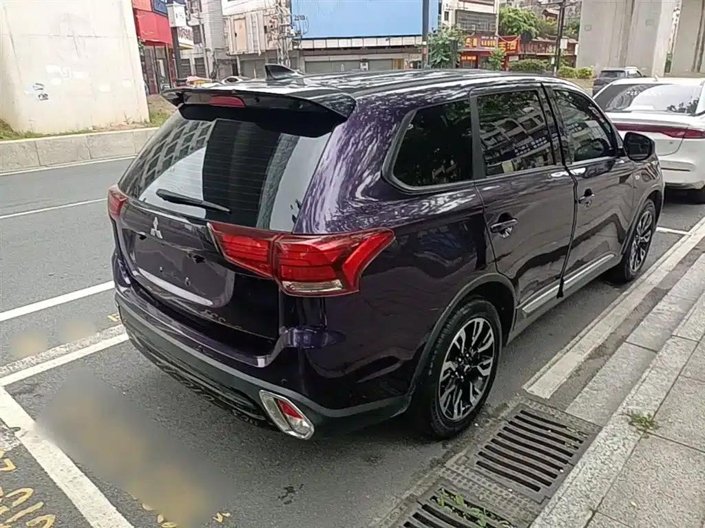 Outlander 2020 2.0L 2WD Comfortline 5-seater — миниатюра 7