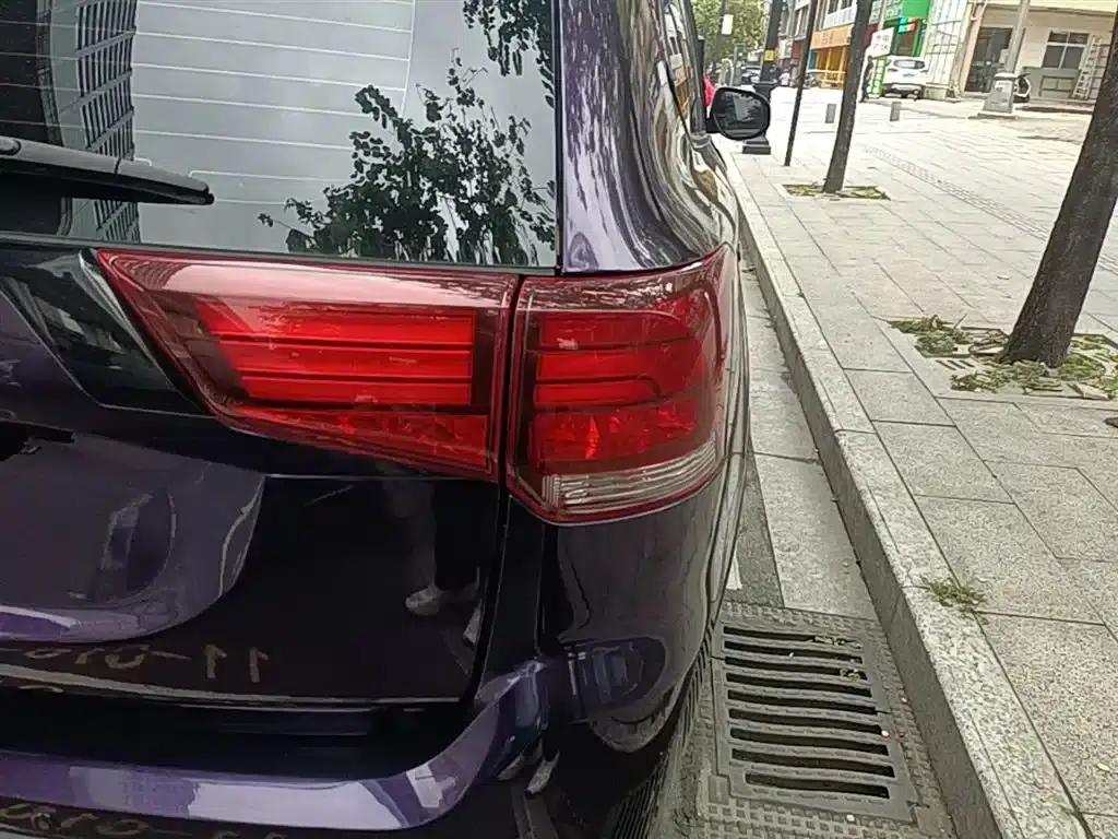 Outlander 2020 2.0L 2WD Comfortline 5-seater — миниатюра 8