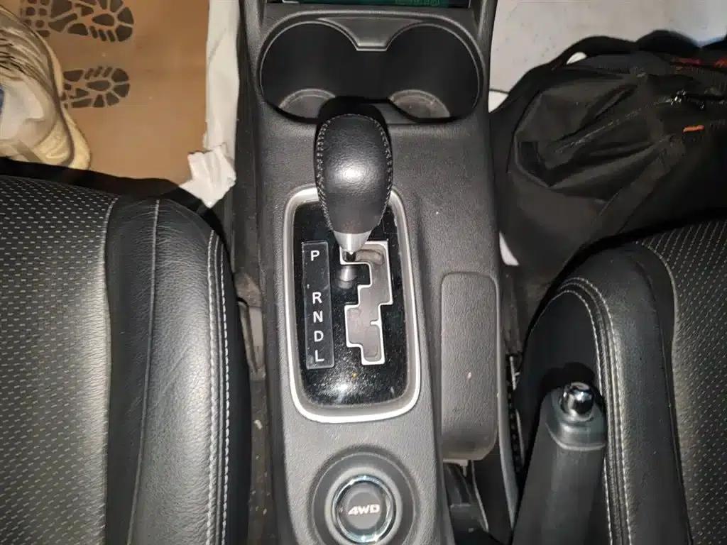 2016 Outlander Imported Model 2.4L 4WD Elite Edition 5-Seater — миниатюра 11