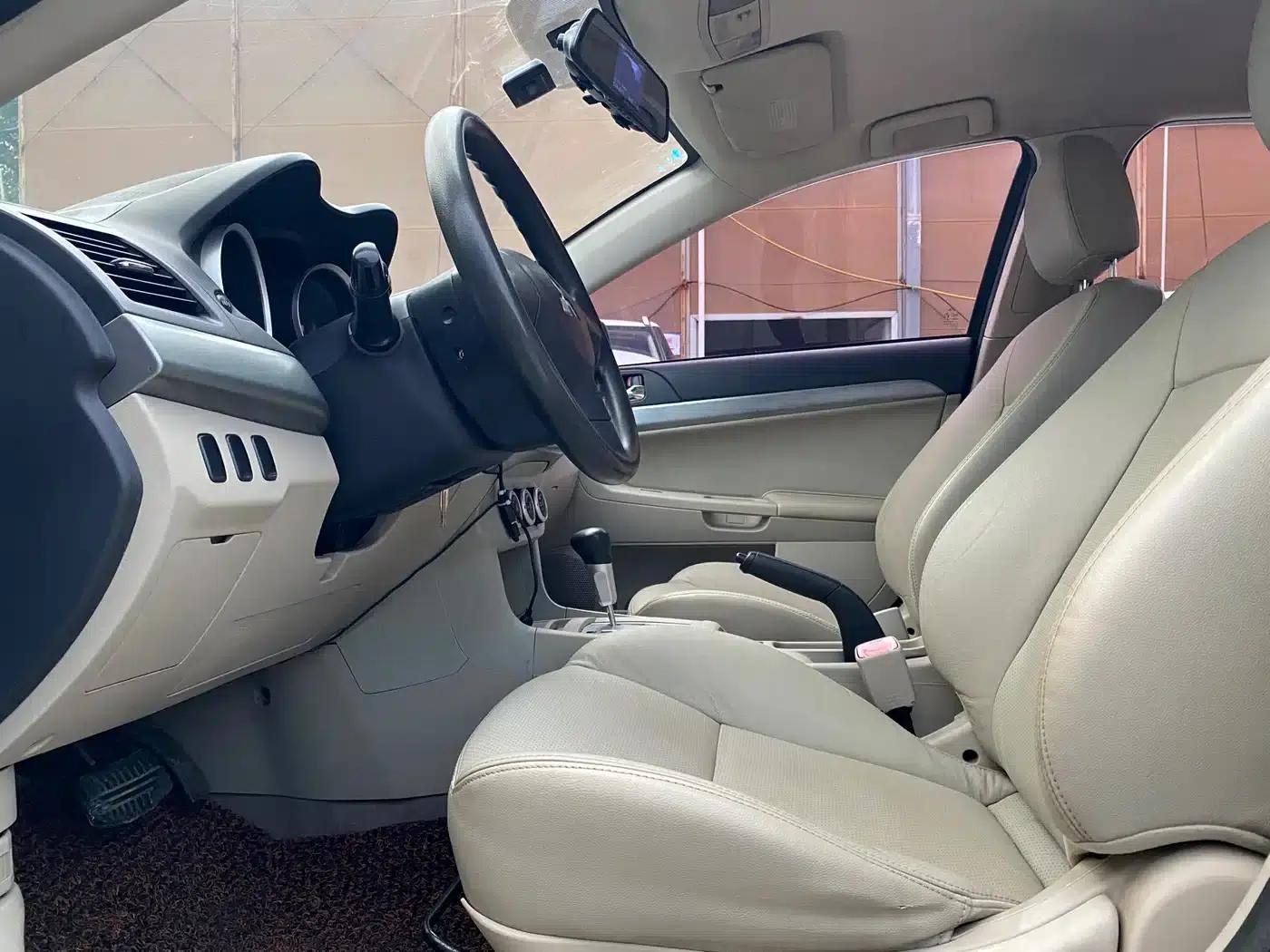 Lancer EX 2010 Fashion Edition 1.8L CVT Comfort — миниатюра 6