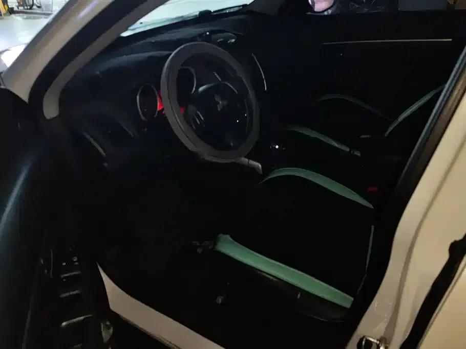 2013 ASX 2.0L CVT 2WD Elite Edition — миниатюра 9